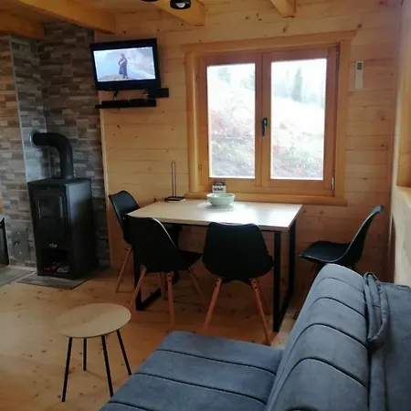 Bella, Tara, Zaovinsko Jezero בקתה