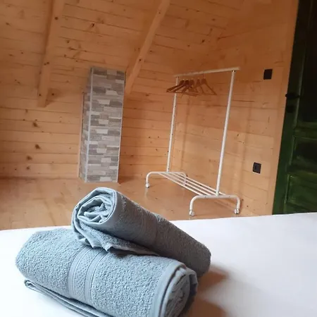 Bella, Tara, Zaovinsko Jezero בקתה