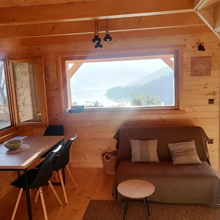 Bella, Tara, Zaovinsko Jezero בקתה